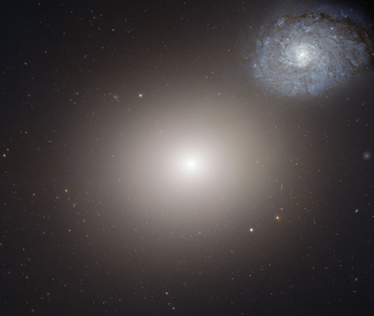 Hubble Telescope Sees Two Galaxies in Cosmic Dance